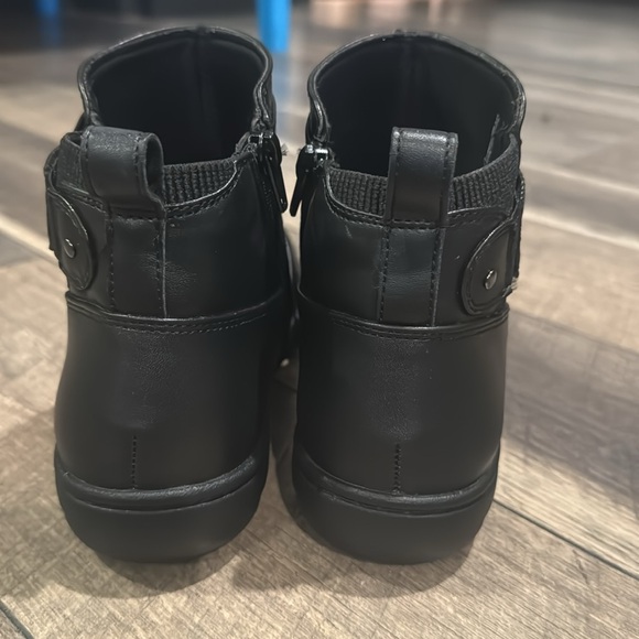 Authentic Clarks black ankle boots sz woman's 7 Wide - Picture 4 of 11